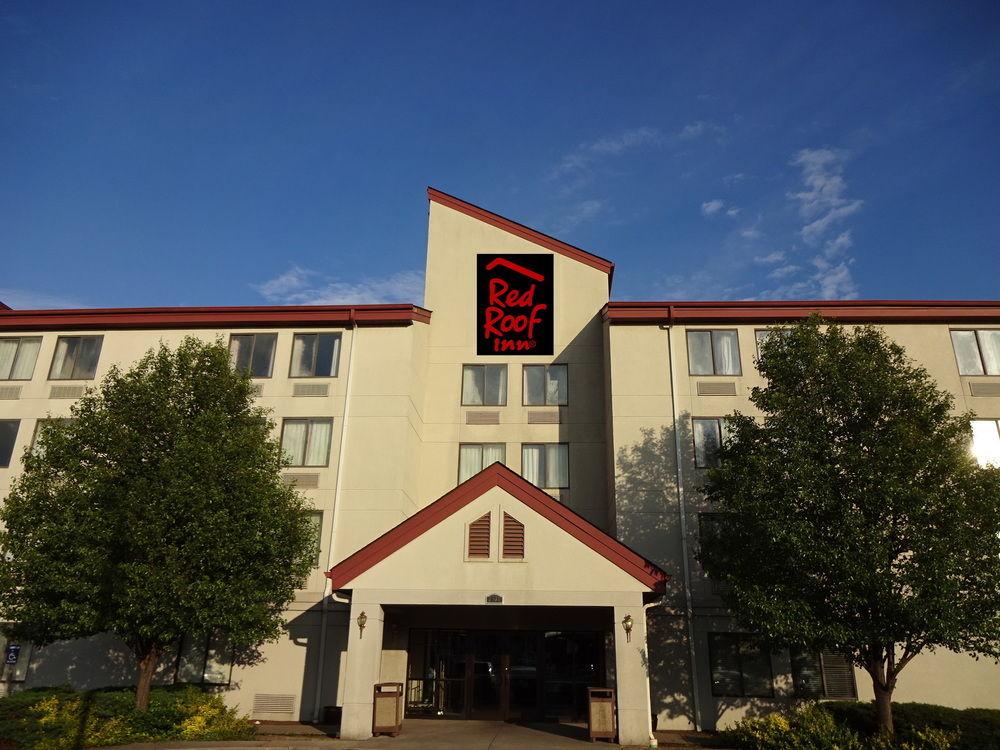 Red Roof Inn & Suites Indianapolis Airport Exterior photo