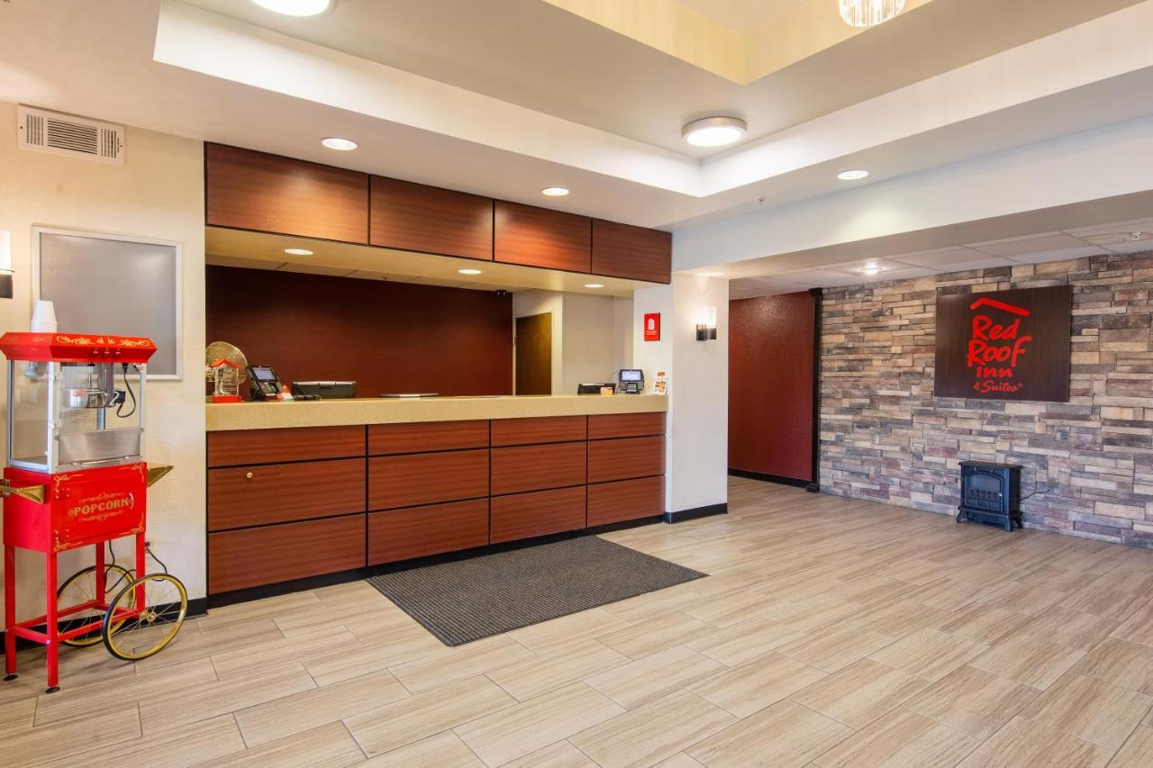 Red Roof Inn & Suites Indianapolis Airport Exterior photo